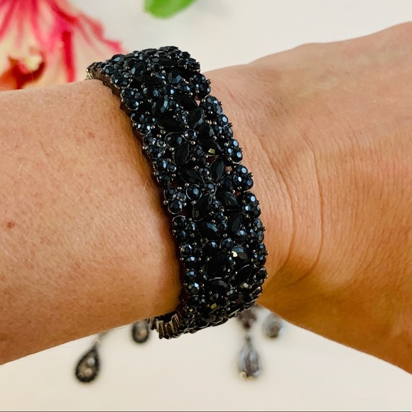 Glamorous Night Out Black Stone Bracelet Earrings - Picture 7 of 8